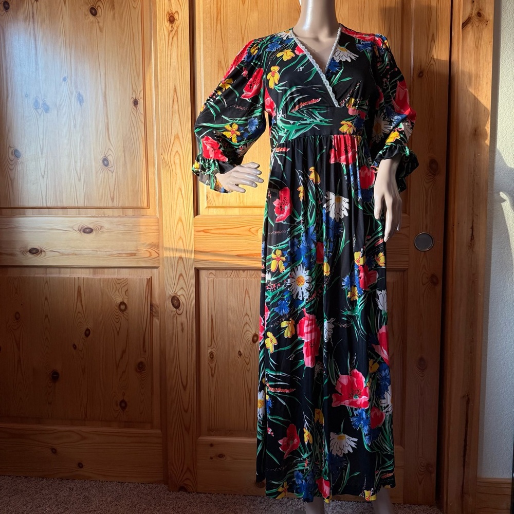 Vintage 60s 70s Hippie Floral Maxi Dress Lace Trim S M Black Polyester
